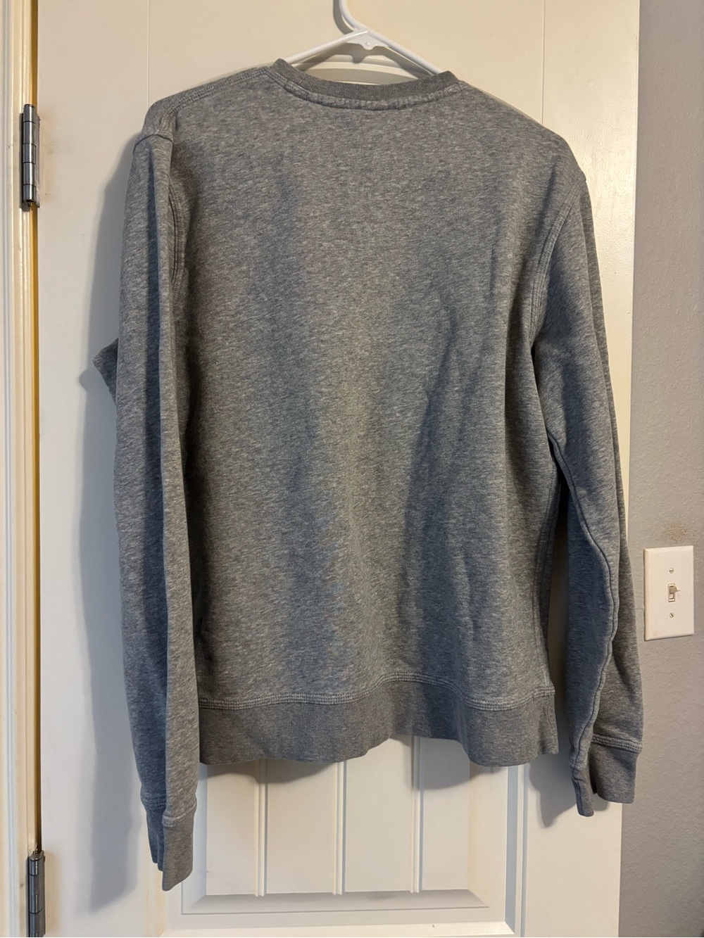 Nike Light Gray Crewneck - Picture 2 of 3